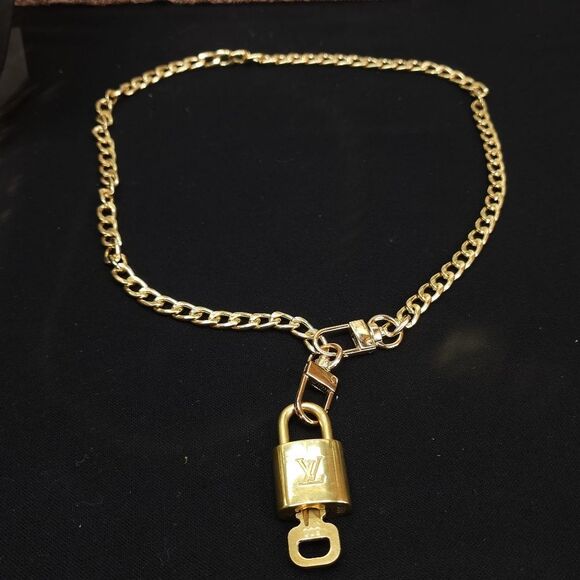 Authentic Louis Vuitton Lock And Key With Unbranded Chain #300 - Picture 10 of 10